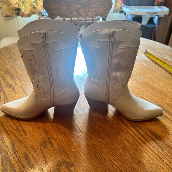 NWT Universal Thread White Cowboy Boots size 7 - Picture 4 of 7
